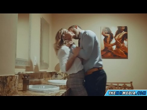 ❤️ Rehefa mamitaka anao ao amin'ny trano fidiovana ho an'ny besinimaro ny blonde be busty ❤❌ kalitao firaisana ara-nofo aminay mg.raceporn.ru ❌️